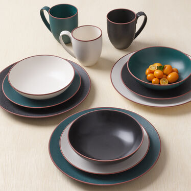 Taos 4-Piece Place Setting - Onyx Taos 4-Piece Place Setting - Onyx