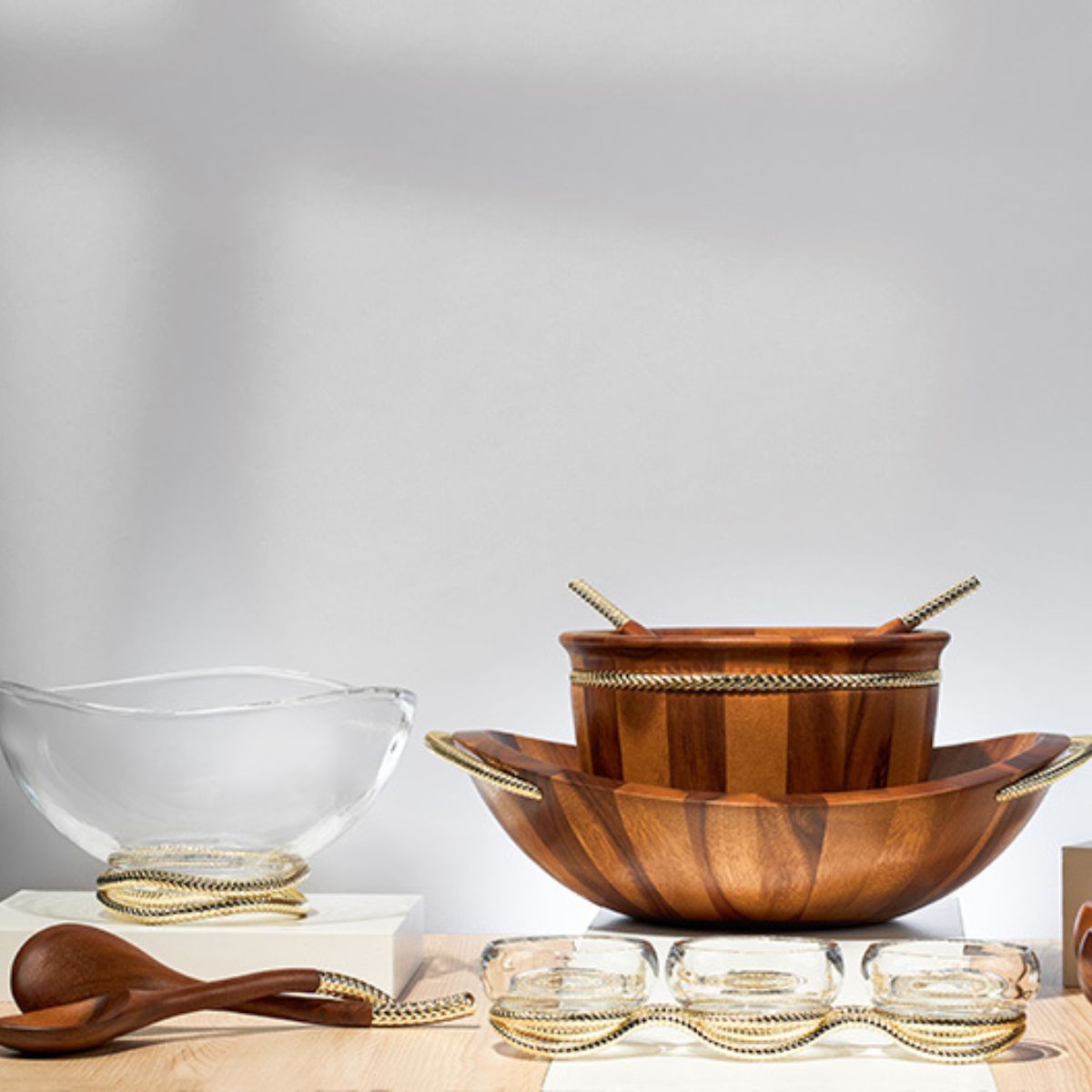 Braid Gold Round Salad Bowl image number null