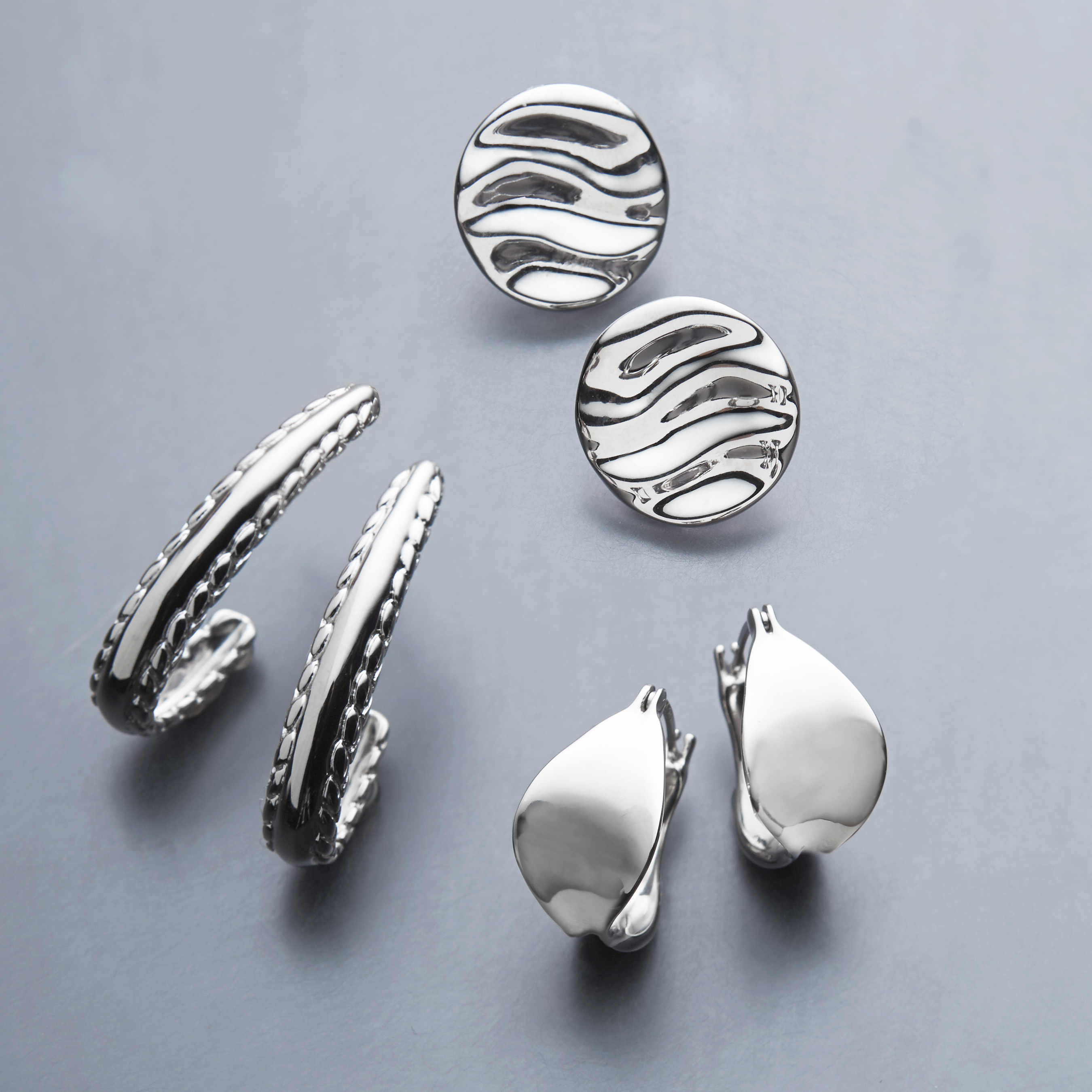 Tapered Hoop Earrings image number null
