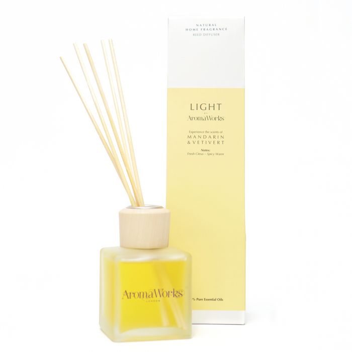 Light Small Reed Diffuser - Mandarin & Vetivert image number null